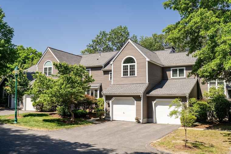 Photo of 68 Bishops Forest Dr #68 Waltham, MA 02452