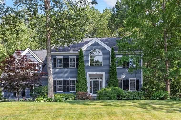 Photo of 129 Taylor Rd Marlborough, MA 01752