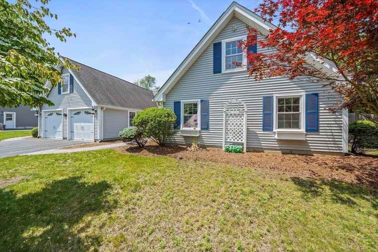 Photo of 12 Richard Rd Natick, MA 01760