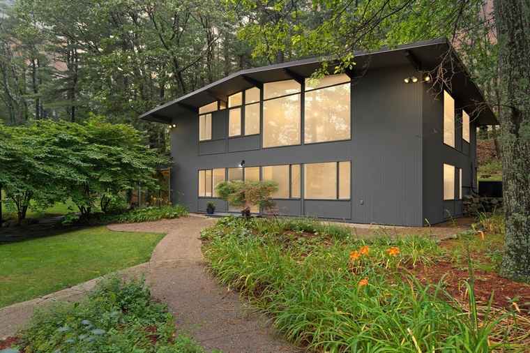 Photo of 37 Alden Rd Wayland, MA 01778