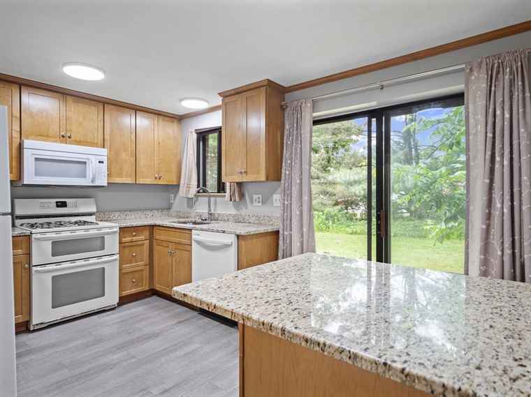 Photo of 414 Farrwood Dr #414 Haverhill, MA 01835