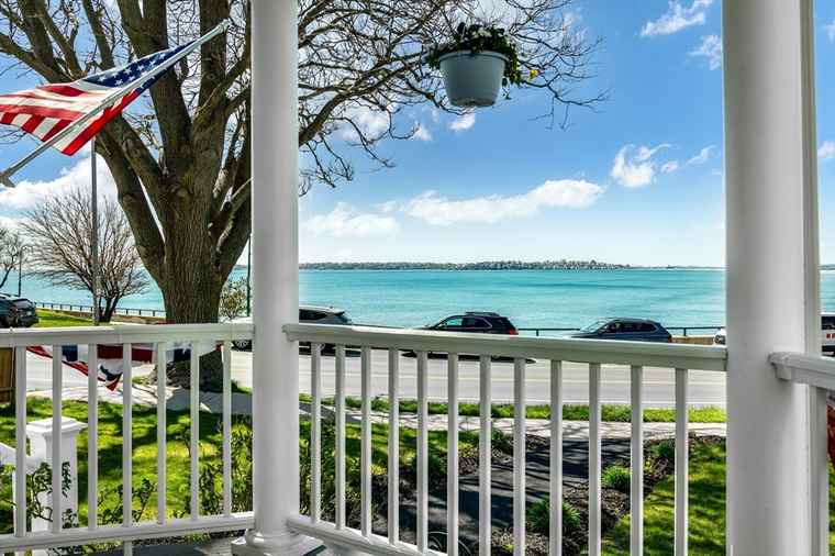 Photo of 263 Lynn Shore Dr Lynn, MA 01902
