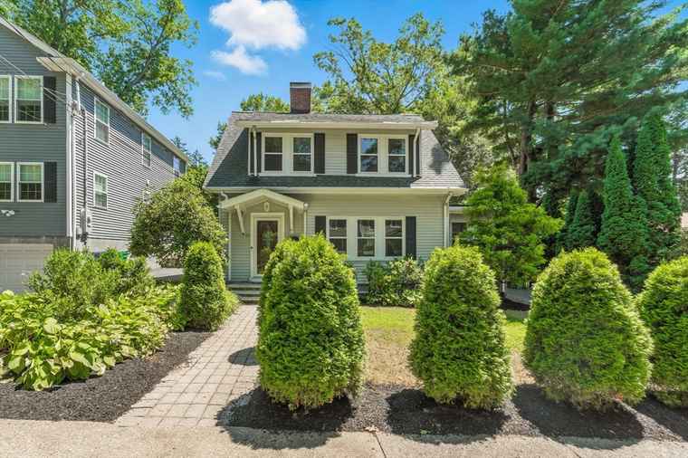 Photo of 42 Goddard St Newton, MA 02461