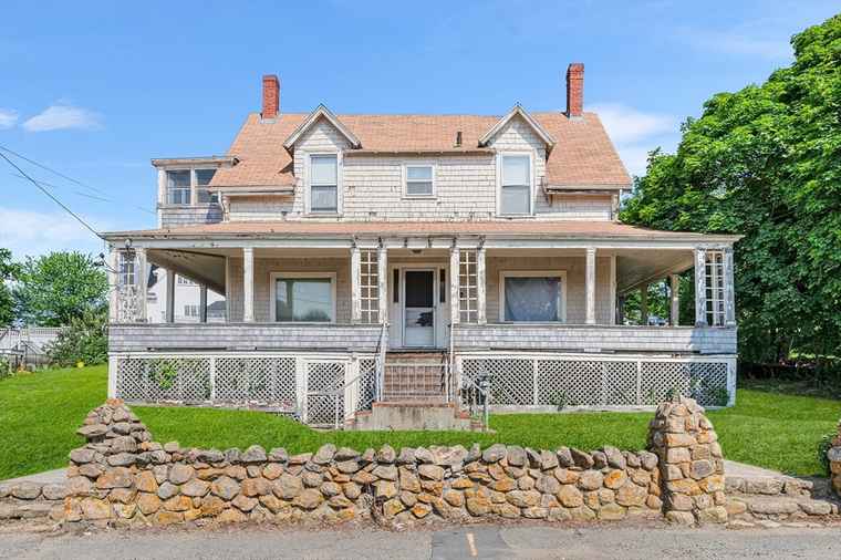 Photo of 45 Beach Rd Gloucester, MA 01930
