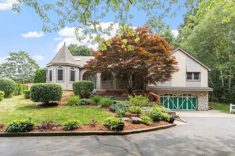 Photo of 1381 Hildreth St Dracut, MA 01826