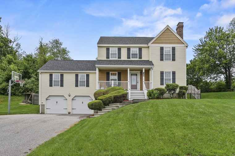 Photo of 37 Fox Meadow Dr Worcester, MA 01602