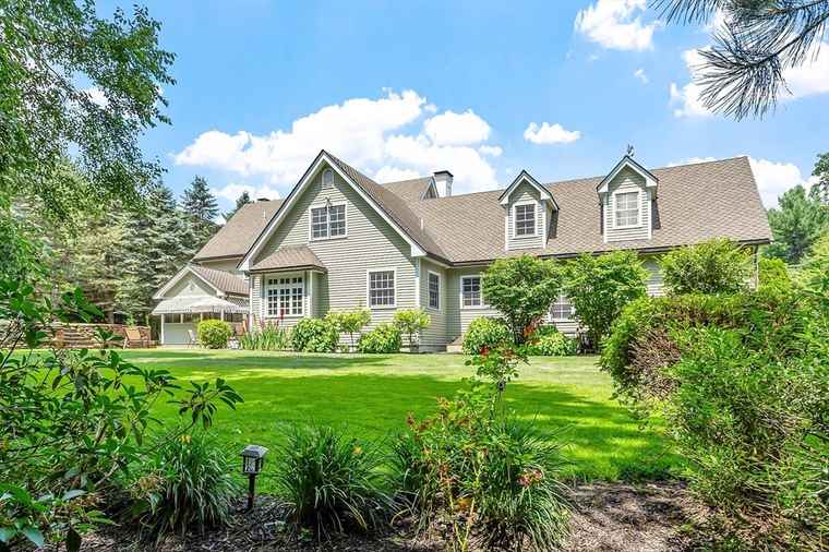 Photo of 20 Hillery Rd Leominster, MA 01453
