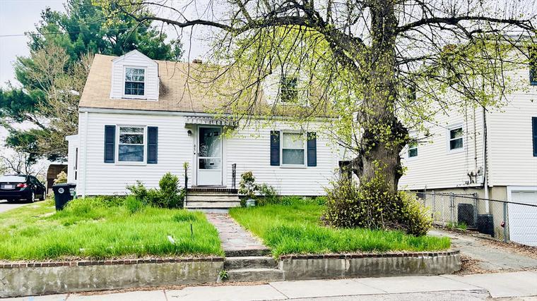 Photo of 65 Myrtle St Watertown, MA 02472