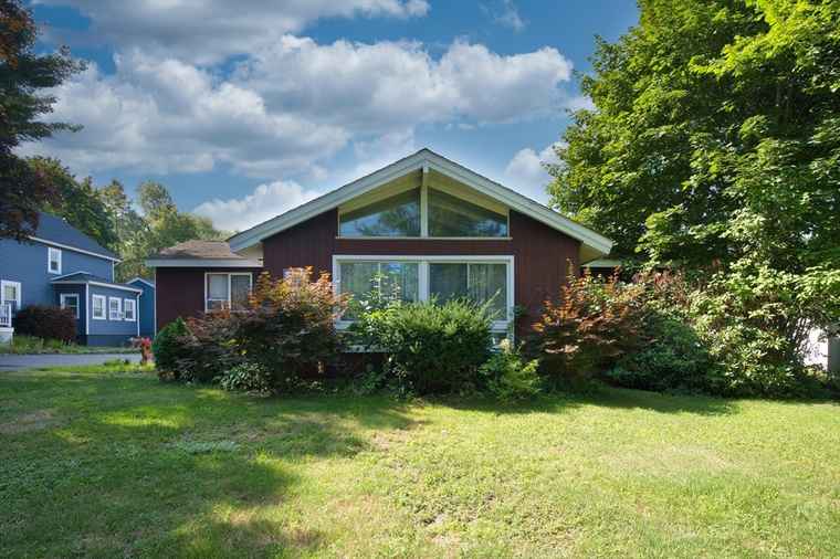 Photo of 333 Arlington St Dracut, MA 01826