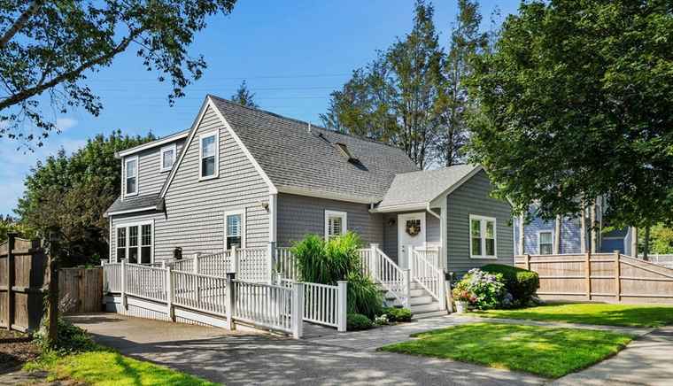 Photo of 61 Memorial Dr Salem, MA 01970