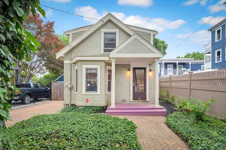 Photo of 41 Sargent St Cambridge, MA 02140
