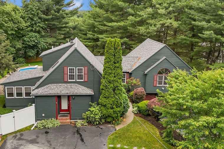 Photo of 13 Taft Dr Franklin, MA 02038