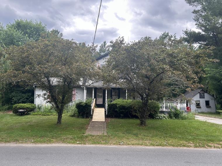 Photo of 299 S Precinct St Taunton, MA 02718