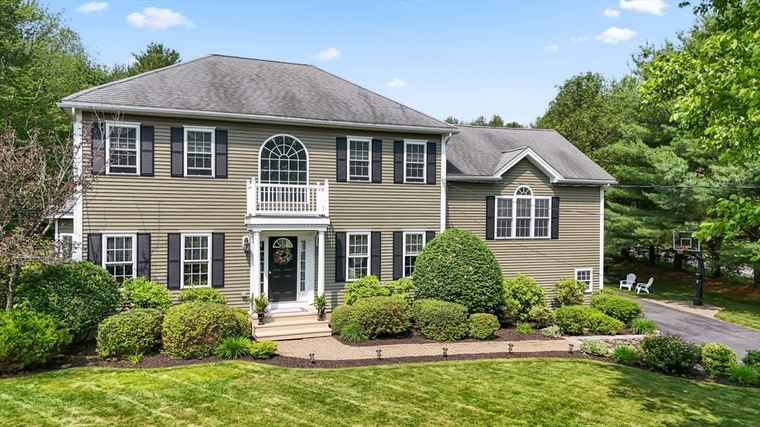 Photo of 356 Grafton St Shrewsbury, MA 01545
