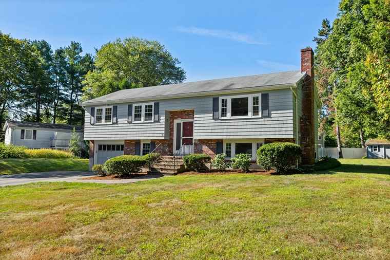 Photo of 34 Newtown Rd Acton, MA 01720