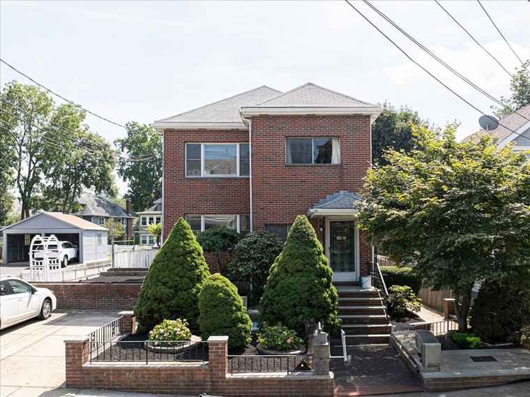 Photo of 146-148 Pearl St Newton, MA 02458