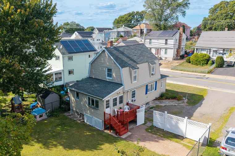 Photo of 949 Sea St Quincy, MA 02169