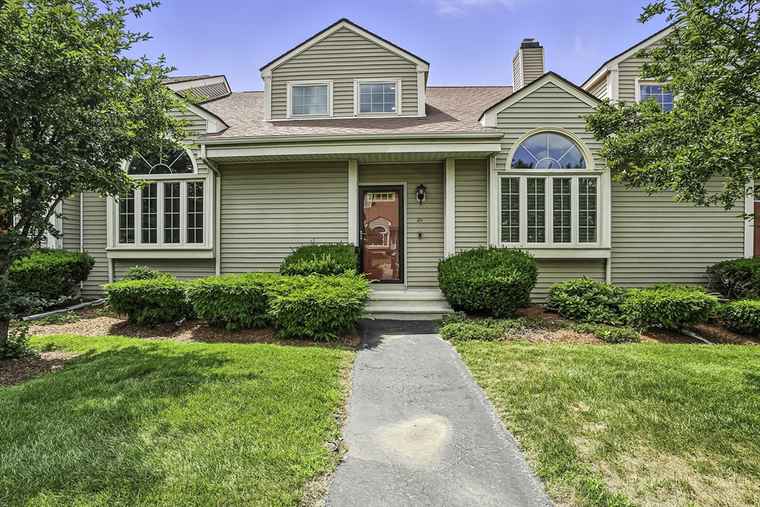 Photo of 237 South St #26 Shrewsbury, MA 01545