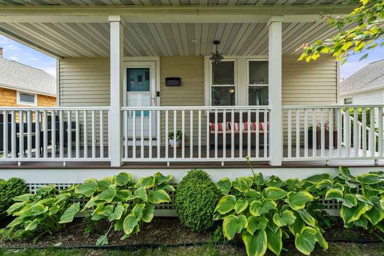 Photo of 16 Orlando Ave Weymouth, MA 02191