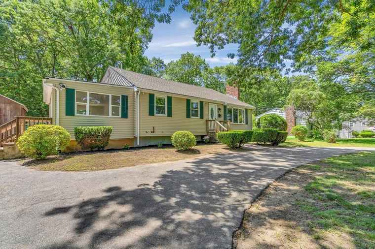 Photo of 46 Curtis St Brockton, MA 02301