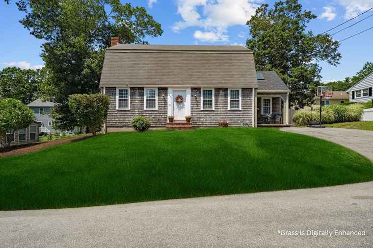 Photo of 351 Natick St New Bedford, MA 02745