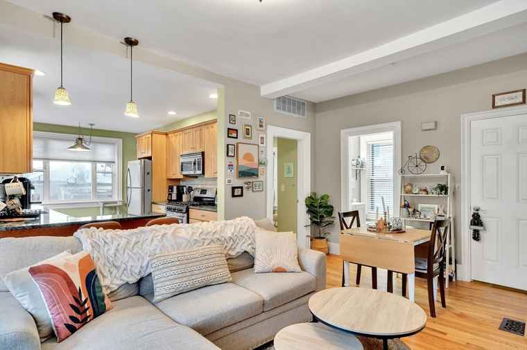 Photo of 24 Pinckney St #2 Somerville, MA 02145
