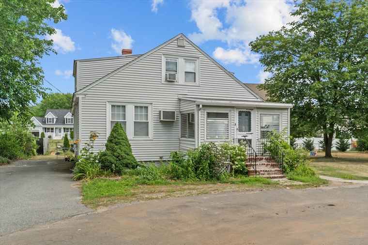 Photo of 29 Wallace St Methuen, MA 01844