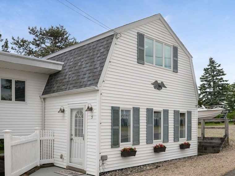 Photo of 5 I St #2 Newburyport, MA 01950