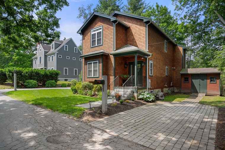 Photo of 106 Edgemoor Ave Wellesley, MA 02482