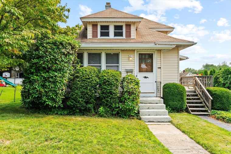 Photo of 130 Beverly Rd Worcester, MA 01605