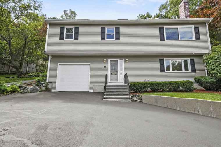 Photo of 35 Sylvanus Wood Ln Woburn, MA 01801