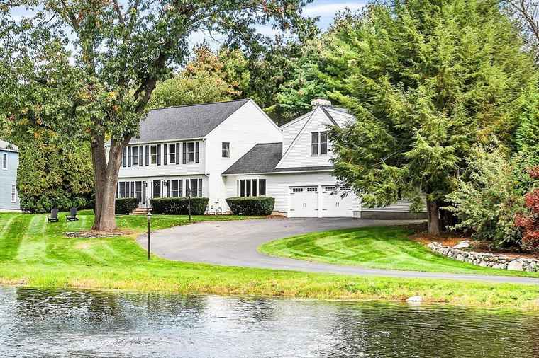 Photo of 1 Robert Rd Acton, MA 01720