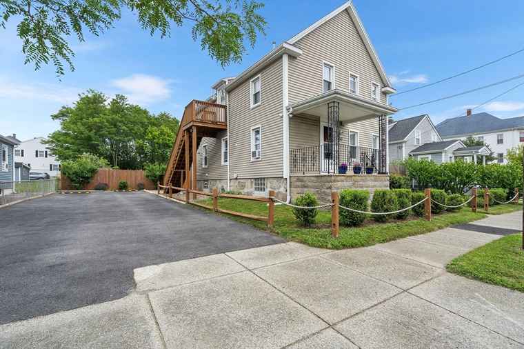 Photo of 93 Belleville Rd New Bedford, MA 02745