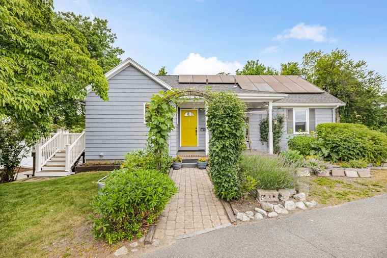 Photo of 24 Log Cabin Rd Lynn, MA 01904