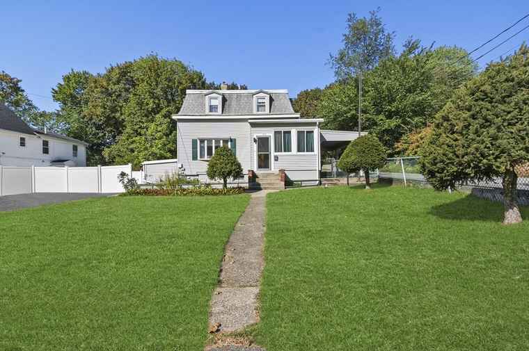 Photo of 69 Eastern Ave Woburn, MA 01801