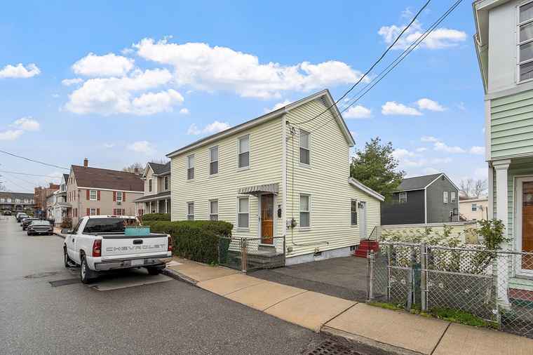 Photo of 36 North St Lowell, MA 01852