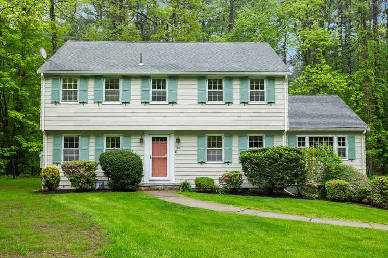 Photo of 30 Juniper Cir Concord, MA 01742