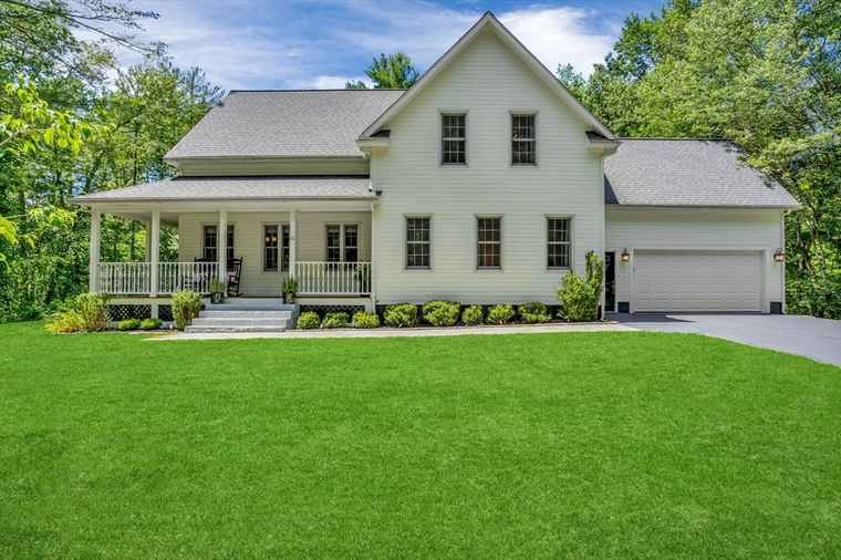 Photo of 22 Carlisle Rd Acton, MA 01720