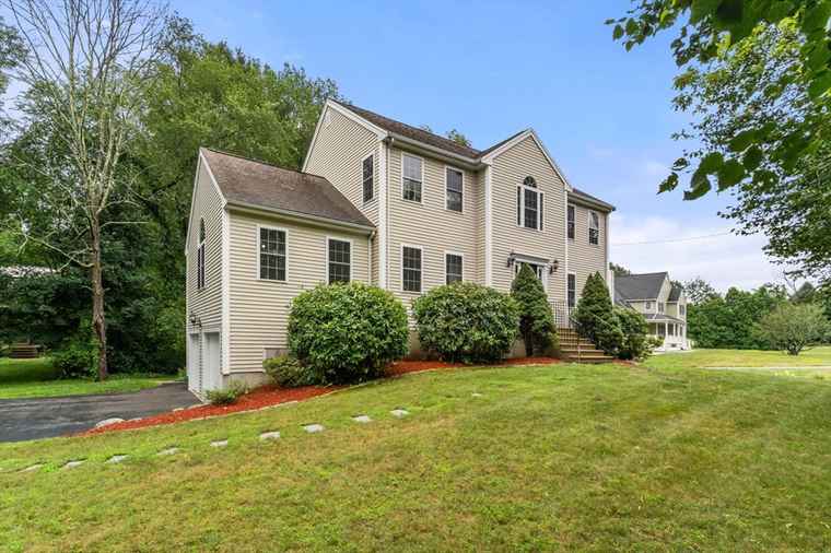 Photo of 799 Pond St Franklin, MA 02038