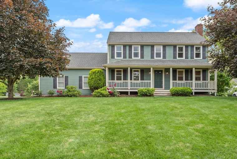 Photo of 20 Perez St Attleboro, MA 02703