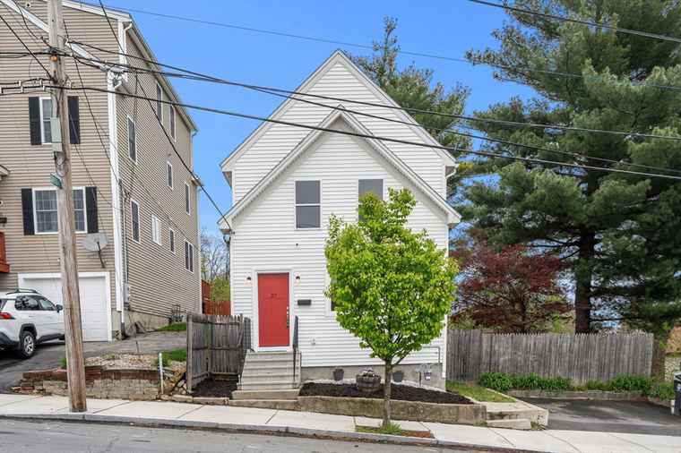 Photo of 27 Ayer St Haverhill, MA 01832