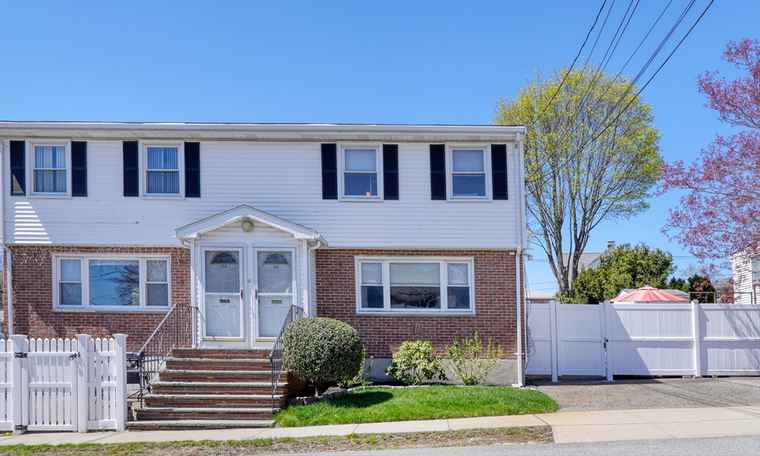 Photo of 146 Edenfield Ave #146 Watertown, MA 02472