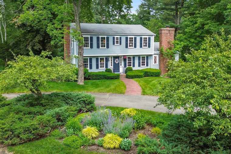 Photo of 15 Thoreau Rd Acton, MA 01720