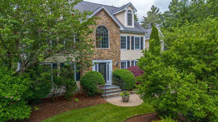 Photo of 60R Poquanticut Ave Easton, MA 02356
