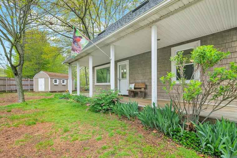 Photo of 587 Essex Ave Gloucester, MA 01930