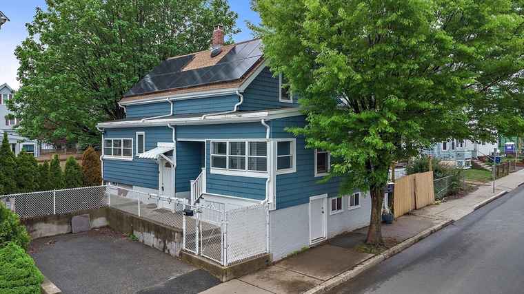 Photo of 310 Lowell St Somerville, MA 02145