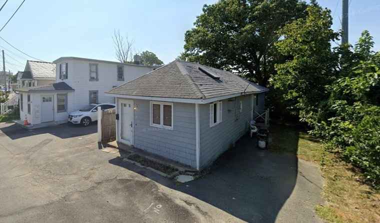 Photo of 8 Bridge St Revere, MA 02151