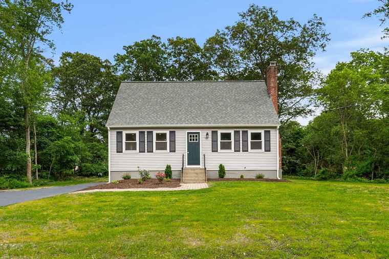 Photo of 92 Melody Dr Attleboro, MA 02703