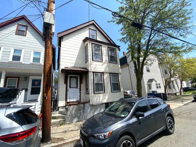 Photo of 7 Dickinson St Somerville, MA 02143