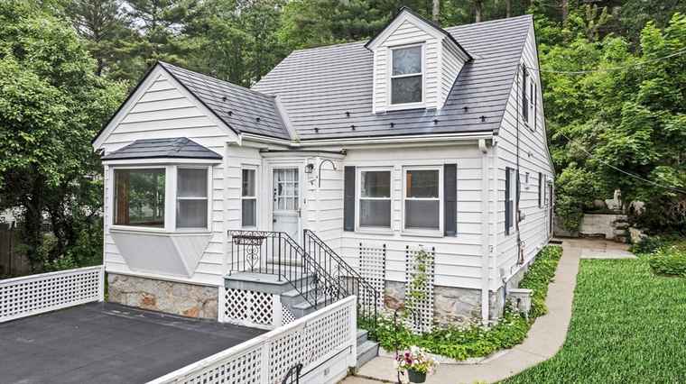 Photo of 347A Essex Ave Gloucester, MA 01930